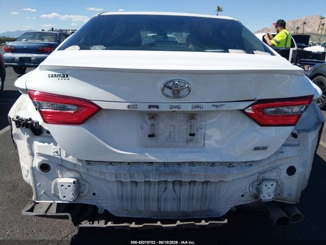 2018 TOYOTA CAMRY SE 6