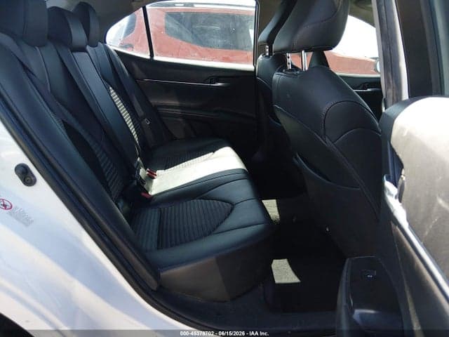 2018 TOYOTA CAMRY SE 8