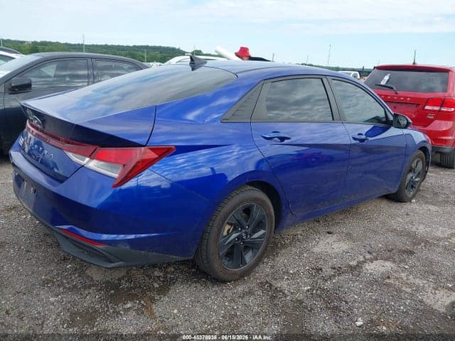 2023 HYUNDAI ELANTRA SEL 4