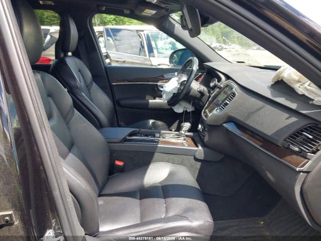 2018 VOLVO XC90 T6 5