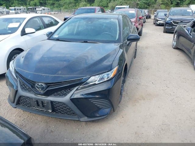 2020 TOYOTA CAMRY SE 2