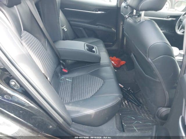 2020 TOYOTA CAMRY SE 8