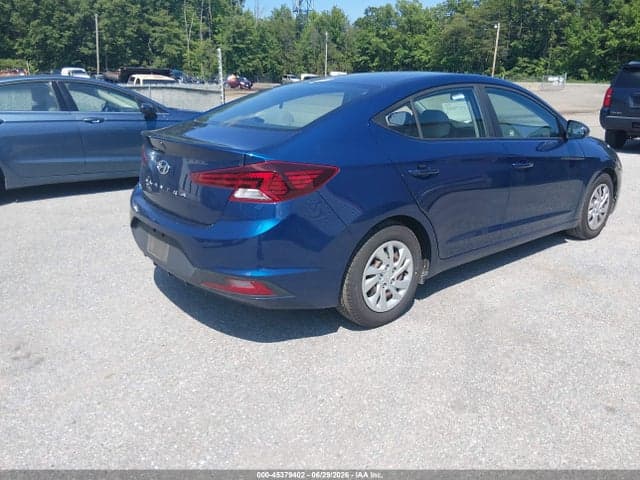 2020 HYUNDAI ELANTRA SE 4