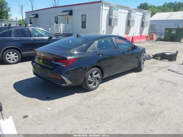 2025 HYUNDAI ELANTRA SEL SPORT 4