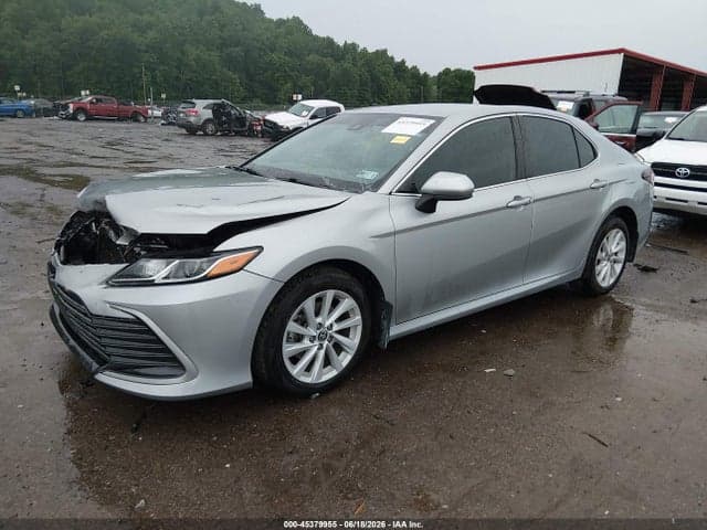2022 TOYOTA CAMRY LE AWD 2