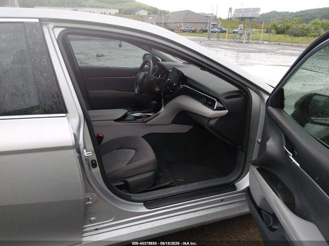 2022 TOYOTA CAMRY LE AWD 5
