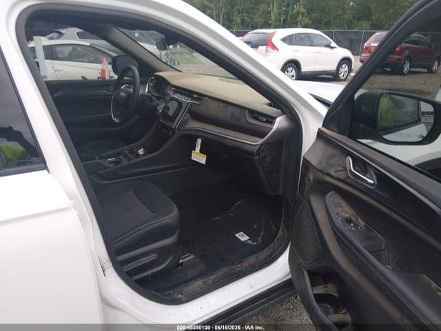 2025 JEEP GRAND CHEROKEE LAREDO 4X2 5