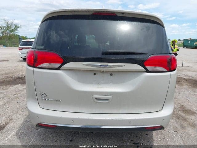 2019 CHRYSLER PACIFICA TOURING L PLUS 16