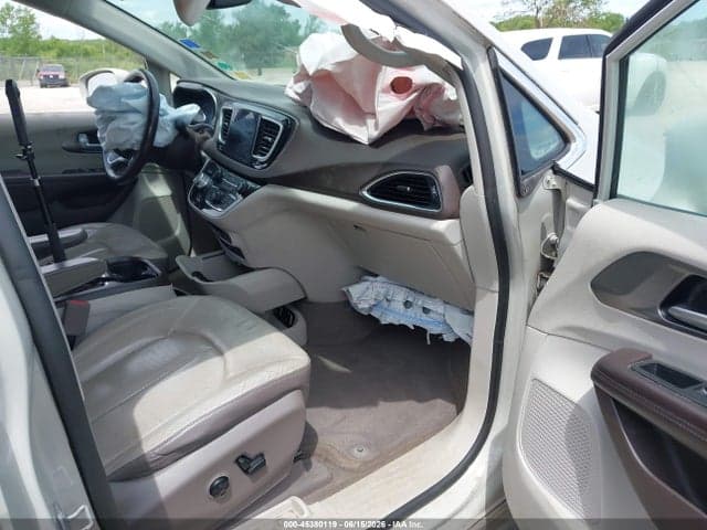 2019 CHRYSLER PACIFICA TOURING L PLUS 5
