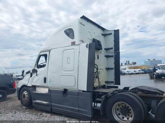 2022 FREIGHTLINER NEW CASCADIA 126 13