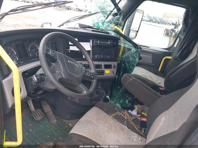2022 FREIGHTLINER NEW CASCADIA 126 5