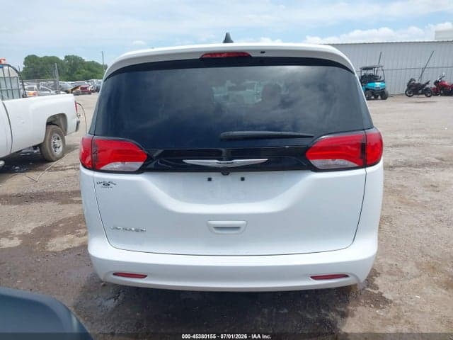 2022 CHRYSLER VOYAGER LX 16