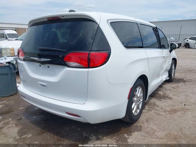 2022 CHRYSLER VOYAGER LX 4