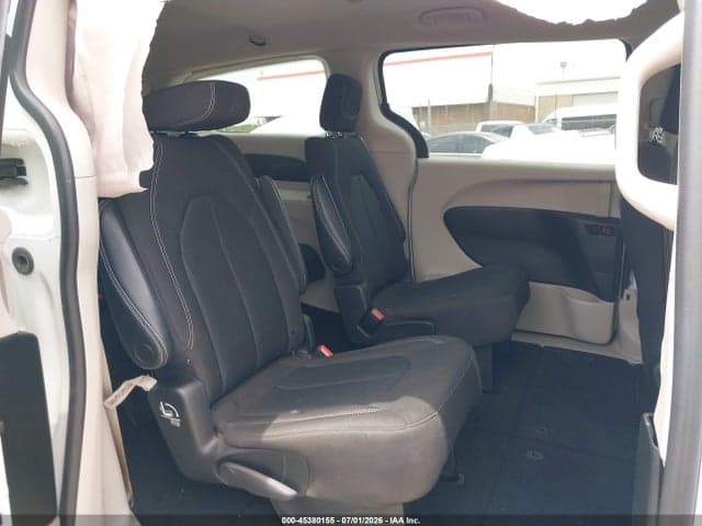 2022 CHRYSLER VOYAGER LX 8