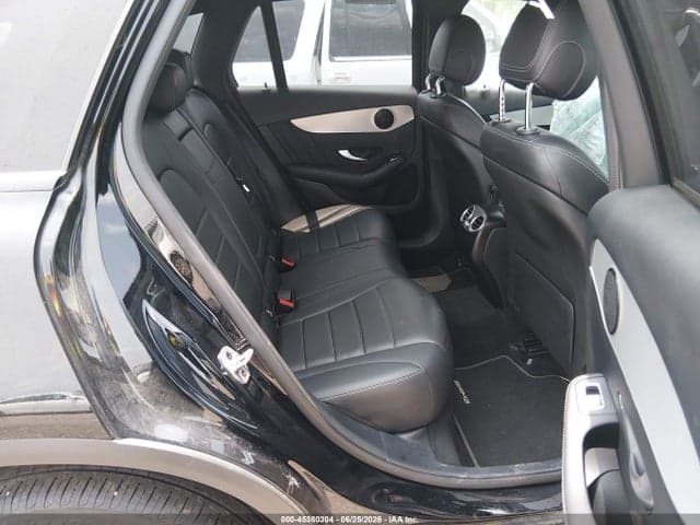 2022 MERCEDES-BENZ GLC 300 SUV 8