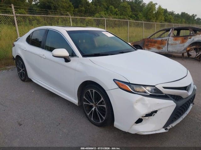 2018 TOYOTA CAMRY SE - 1