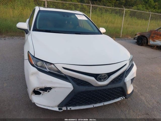 2018 TOYOTA CAMRY SE 12