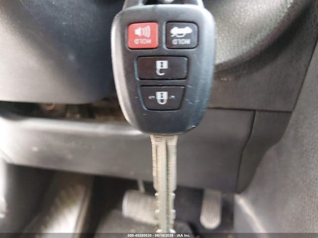 2017 TOYOTA COROLLA SE 11