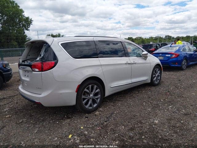 2020 CHRYSLER PACIFICA LIMITED 4