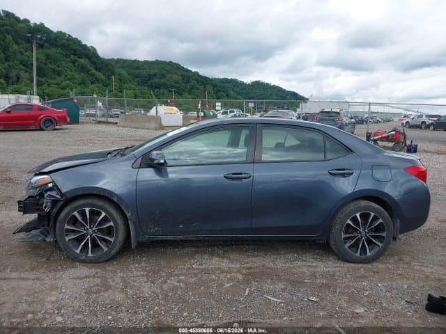 2018 TOYOTA COROLLA SE 15