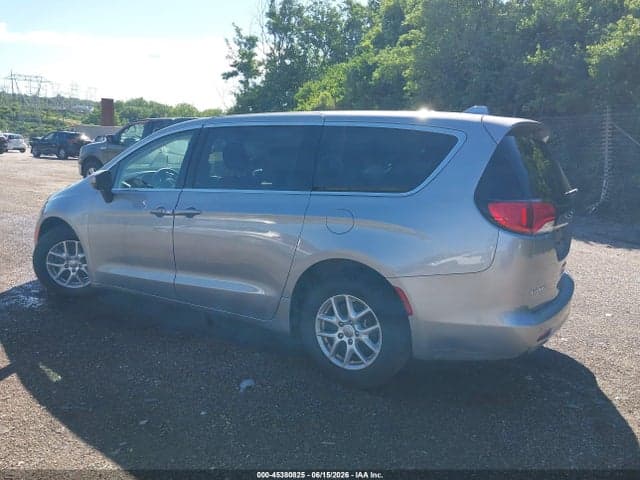 2017 CHRYSLER PACIFICA LX 3
