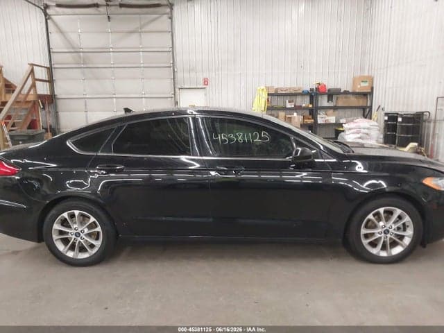 2019 FORD FUSION SE 13