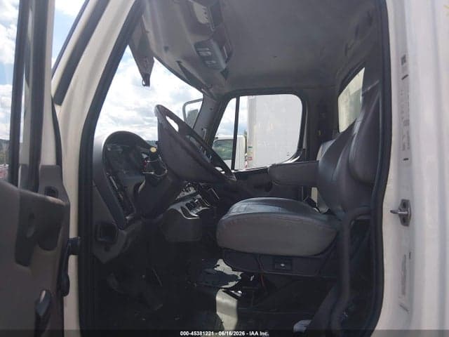 2020 FREIGHTLINER M2 106 8