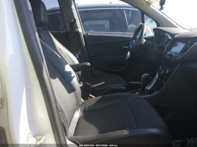 2017 CHEVROLET TRAX LT 5