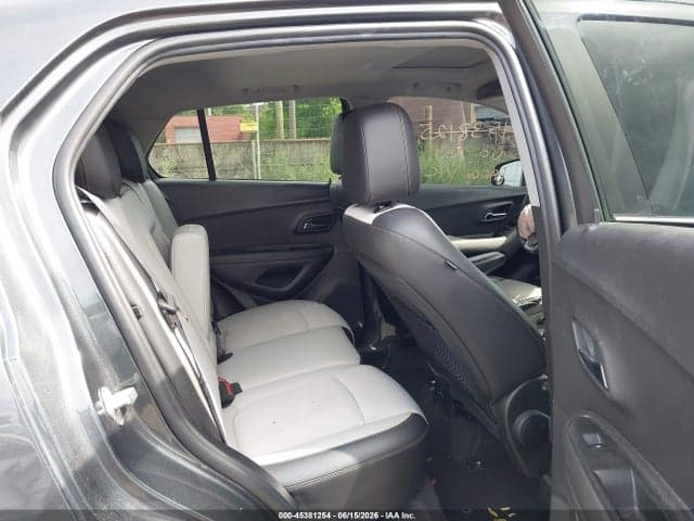 2020 CHEVROLET TRAX FWD LT 8