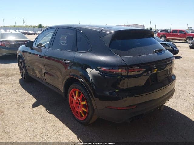 2021 PORSCHE CAYENNE 3