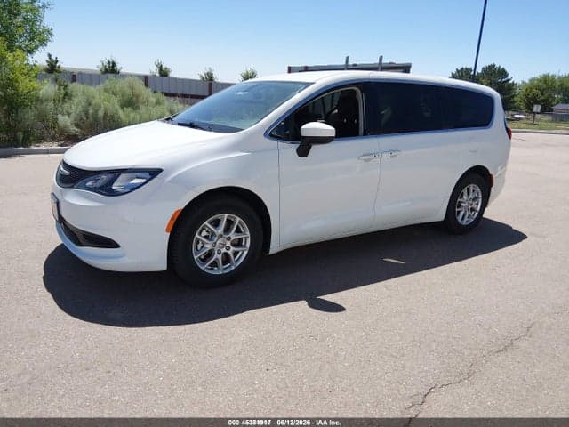 2022 CHRYSLER VOYAGER LX 2