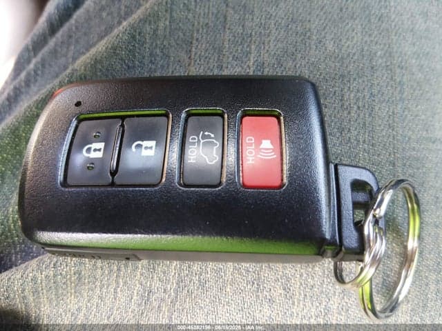 2017 TOYOTA RAV4 LIMITED 11