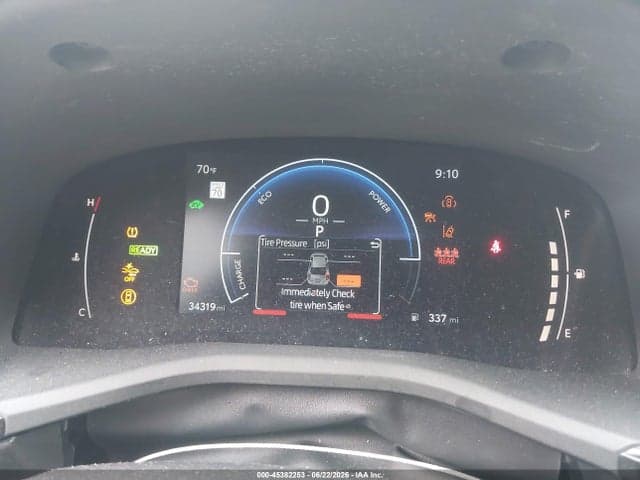 2025 TOYOTA CAMRY LE 7