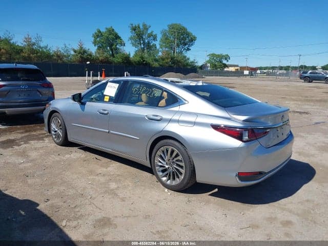 2023 LEXUS ES 300H LUXURY 3