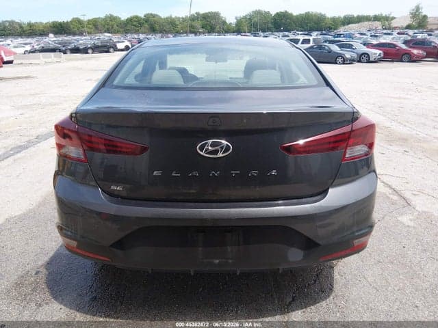 2020 HYUNDAI ELANTRA SE 18