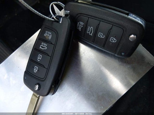 2025 HYUNDAI ELANTRA SE 11