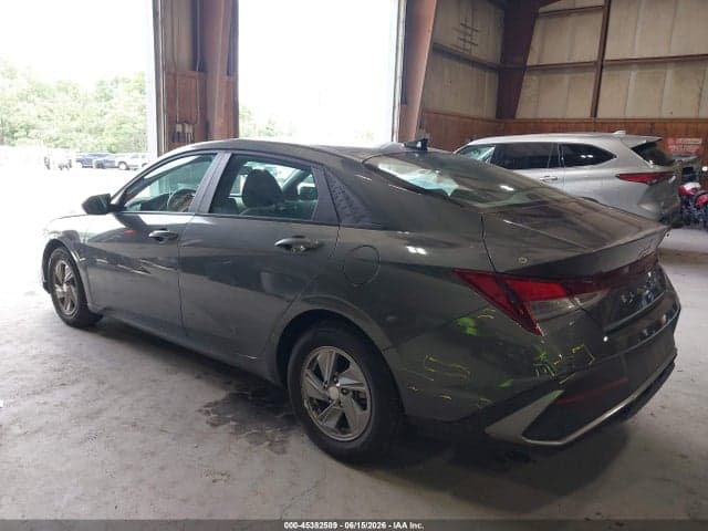 2025 HYUNDAI ELANTRA SE 3