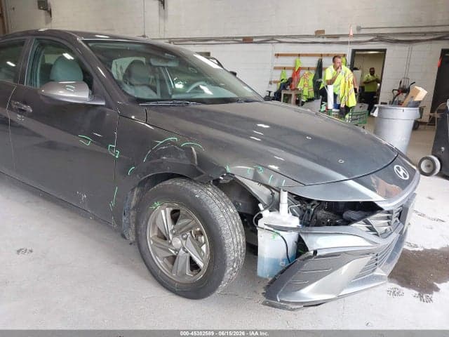 2025 HYUNDAI ELANTRA SE 6