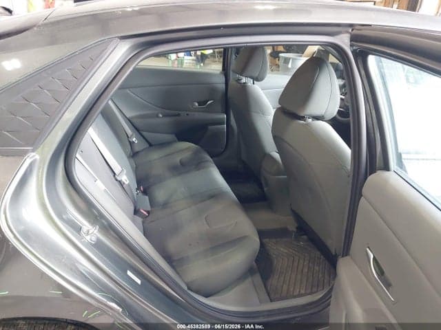 2025 HYUNDAI ELANTRA SE 8