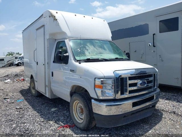 2022 FORD E-350 CUTAWAY 1