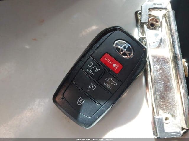 2024 TOYOTA BZ4X XLE 11
