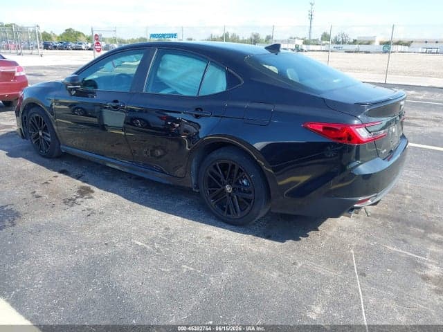 2025 TOYOTA CAMRY SE 3