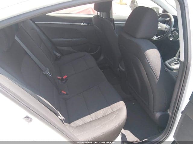 2019 HYUNDAI ELANTRA SE 8