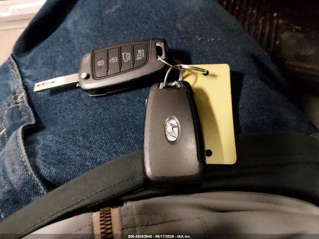 2019 HYUNDAI SANTA FE SE 11