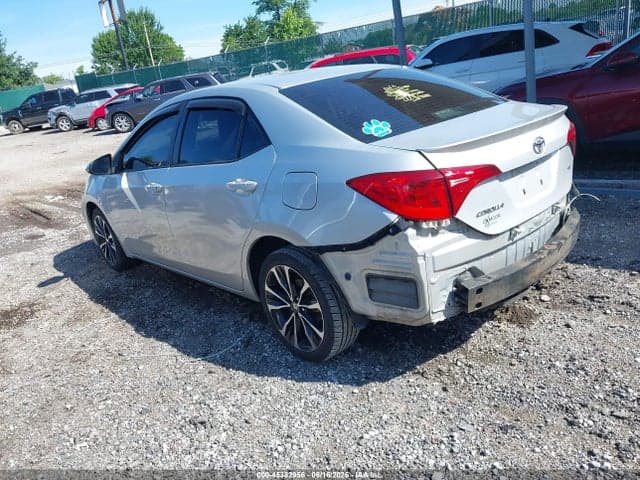 2017 TOYOTA COROLLA SE 3