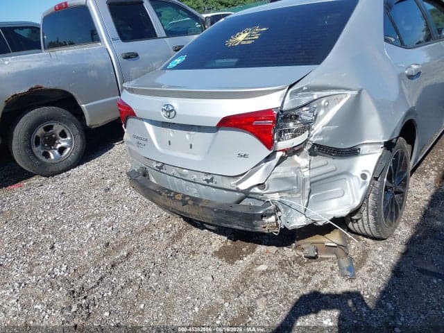 2017 TOYOTA COROLLA SE 21