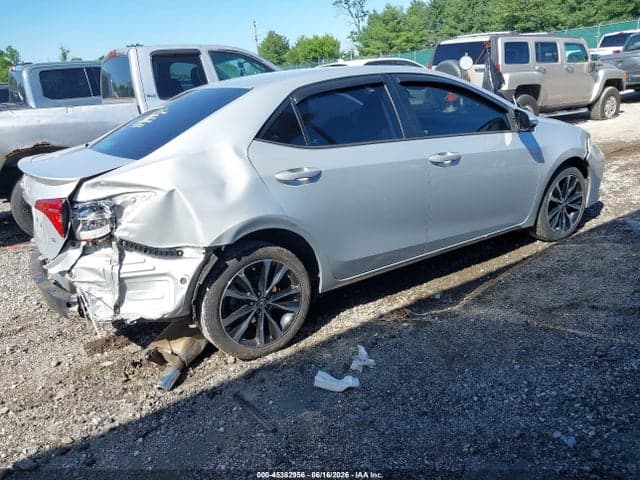 2017 TOYOTA COROLLA SE 4