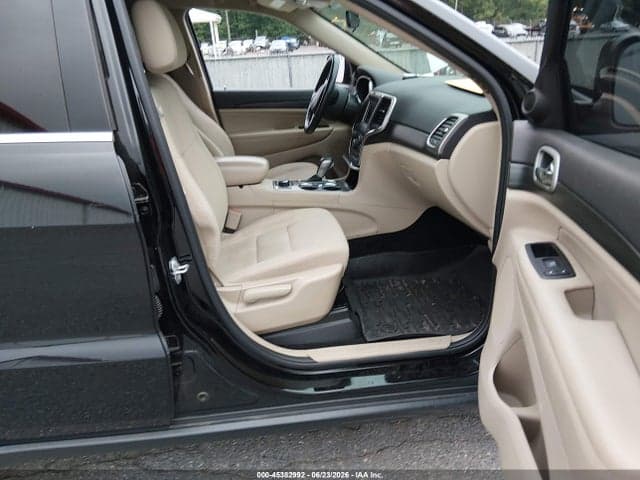 2019 JEEP GRAND CHEROKEE LAREDO E 4X4 5