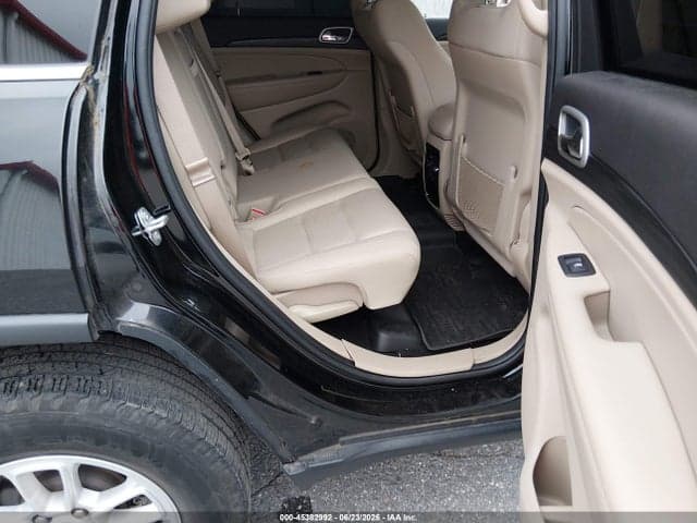 2019 JEEP GRAND CHEROKEE LAREDO E 4X4 8
