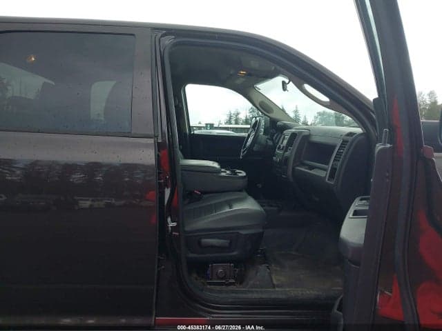 2017 RAM 3500 TRADESMAN 4X4 8' BOX 5